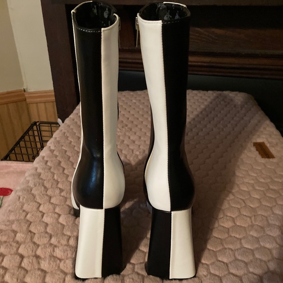 Lamoda Headturner Platform Boots - Picture 4 of 5